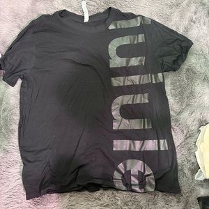 Lulu graphic tee